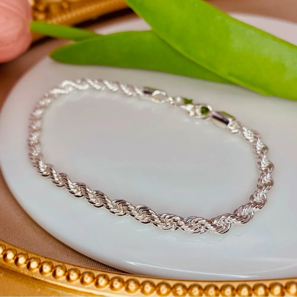 925 Sterling Silver Cute Minimalist Twisted Rope Design Bracelet - Picture 4 of 6